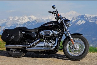 Rent Harley-Davidson Sportster 1200 Custom 