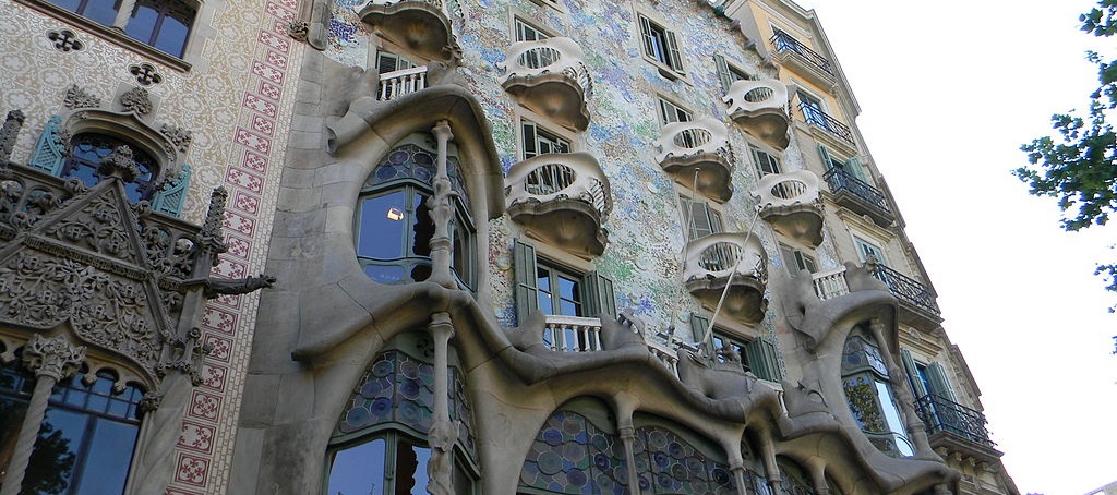 Antoni Gaudí 1904 remodelling of a town house