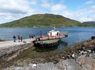 The Glenelg Turnstile ferry