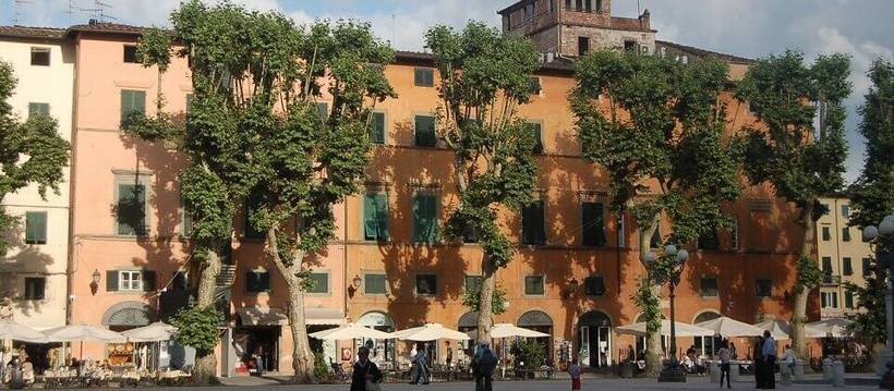 Piazza Anfiteatro Lucca 