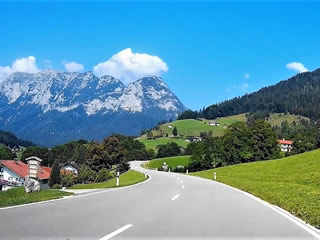 Deutsche Alpenstrasse approaching Barmsee