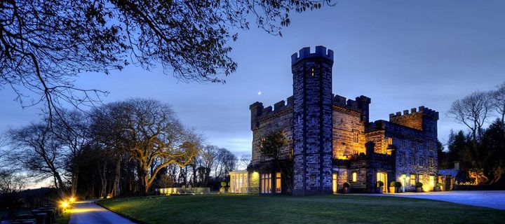 Wales Portmeirion Castell Deudreath at night