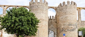 The old town wall at Beja