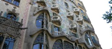 Antoni Gaudí 1904 remodelling of a town house